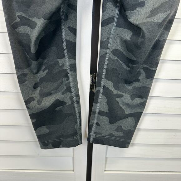 Nobull High Heather Crop Legging Green Carbon Camo Athletic Workout Pants Size M - Picture 8 of 12
